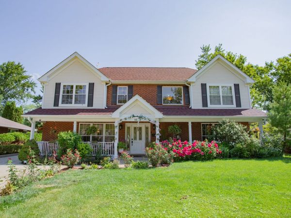 1803 N mitchell Avenue , Arlington Heights, IL 60004