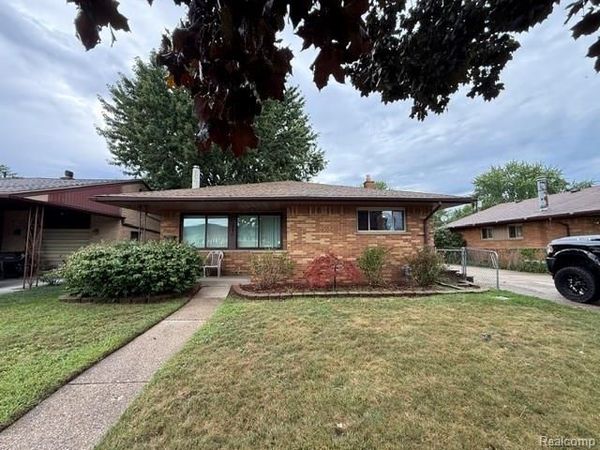 20965 Danbury Street , Clinton Township, Mi 48035