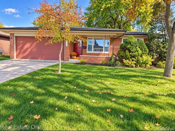 36424 Clifford Drive, Sterling Heights, Mi 48312