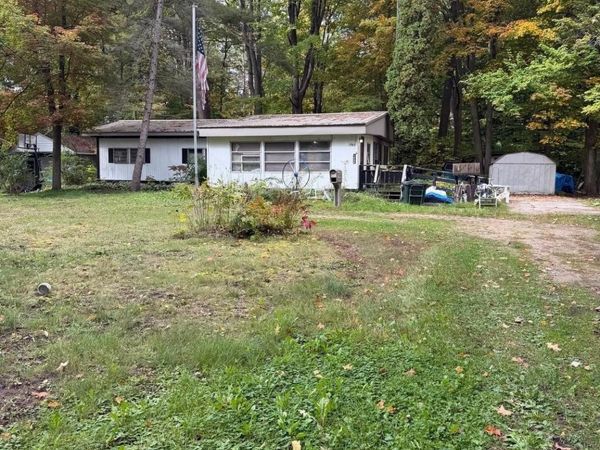 1960 Pavilion Drive S, Lake City, MI 49651
