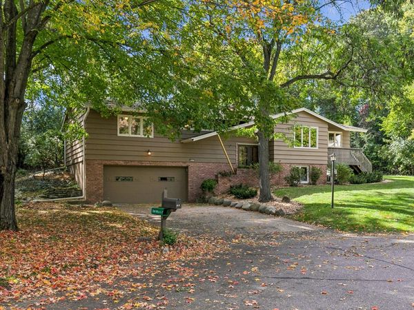 2931 Cedar Knoll Court, Minnetonka, MN 55305