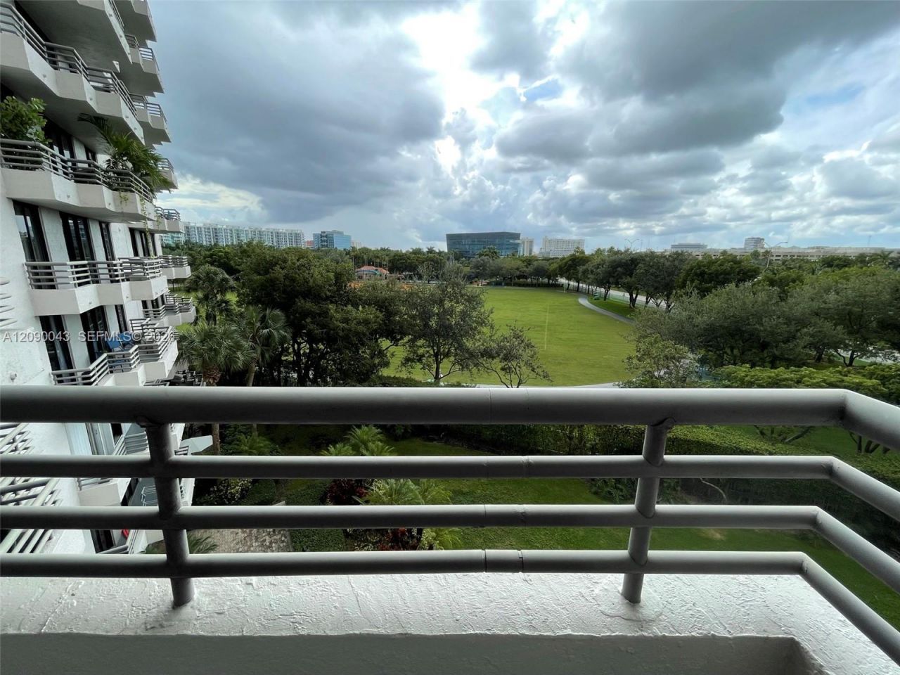 3300 NE 191 St , Unit 504, Aventura, FL 33180 Photo