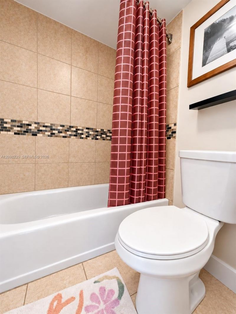 3101 N Country Club Dr , Unit 301, Aventura, FL 33180 Photo