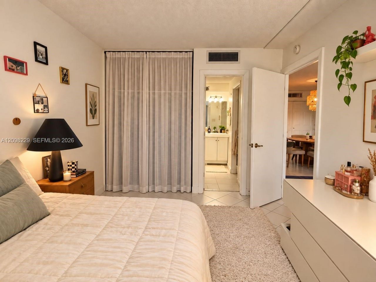3101 N Country Club Dr , Unit 301, Aventura, FL 33180 Photo