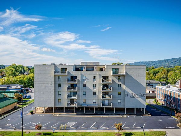 1585 Fort Henry Drive, Unit 4g, Kingsport, TN 37664
