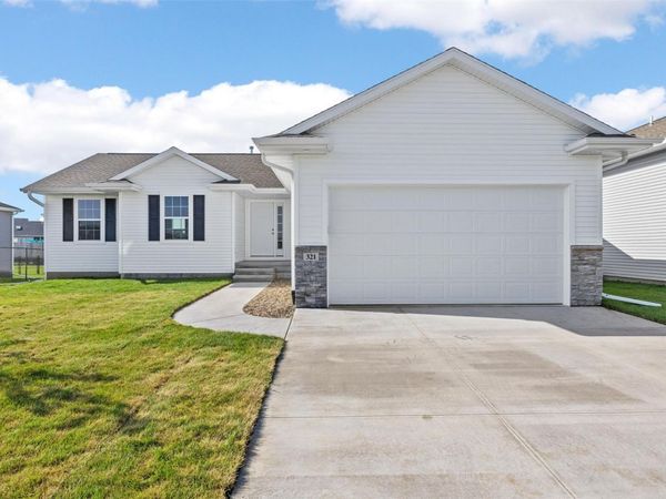 425 Sumac Drive , Palo, IA 52324