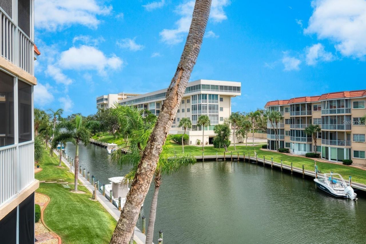 1250 N Portofino Drive, Unit 304, Sarasota, FL 34242 Photo