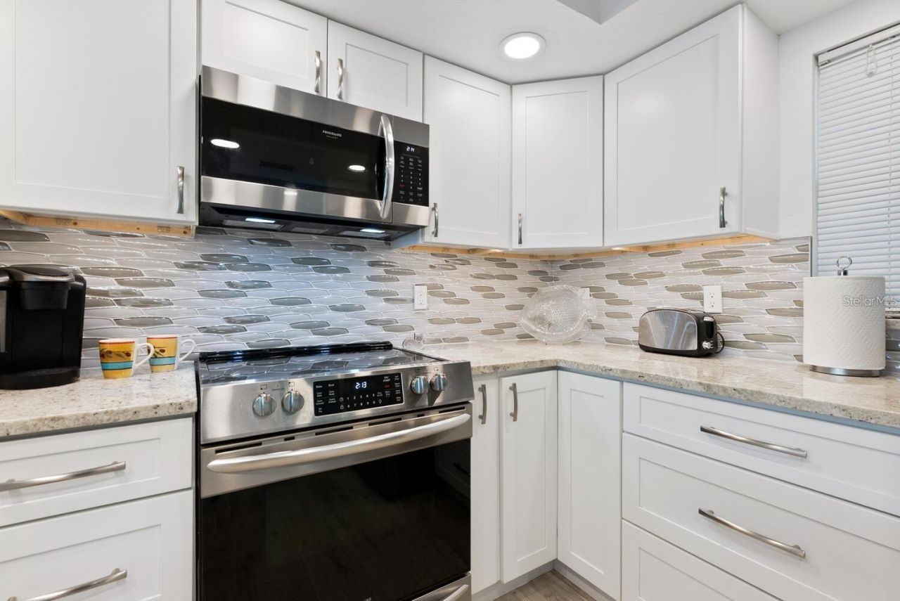 1250 N Portofino Drive, Unit 304, Sarasota, FL 34242 Photo