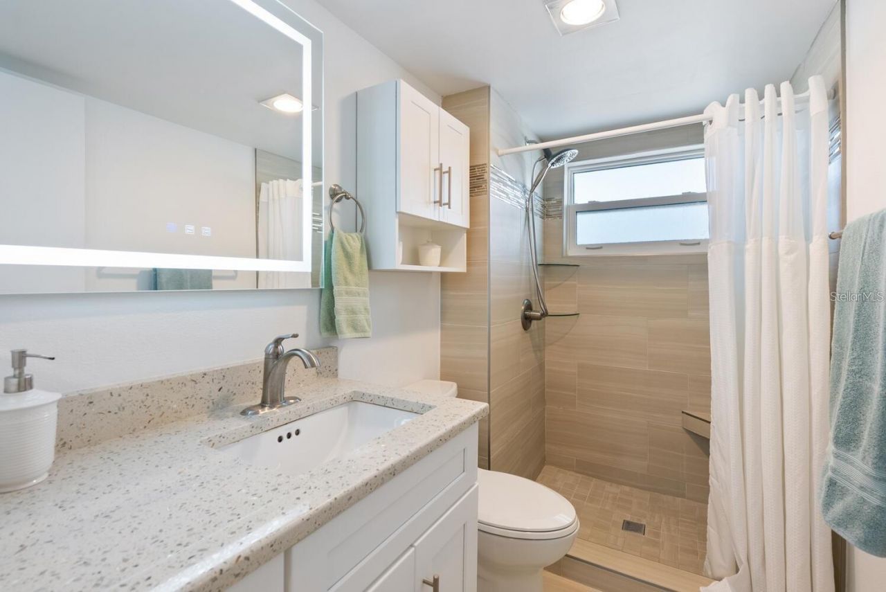 1250 N Portofino Drive, Unit 304, Sarasota, FL 34242 Photo