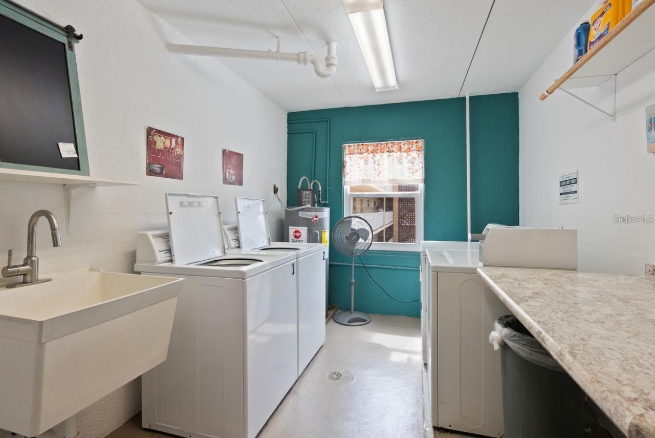 1250 N Portofino Drive, Unit 304, Sarasota, FL 34242 Photo