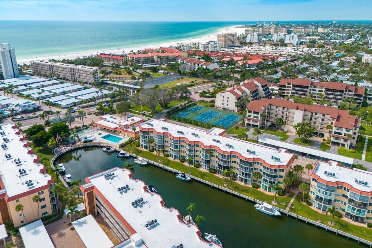 1250 N Portofino Drive, Unit 304, Sarasota, FL 34242 Photo