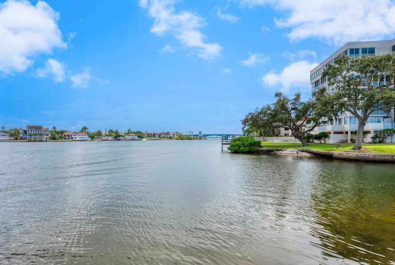 1250 N Portofino Drive, Unit 304, Sarasota, FL 34242 Photo