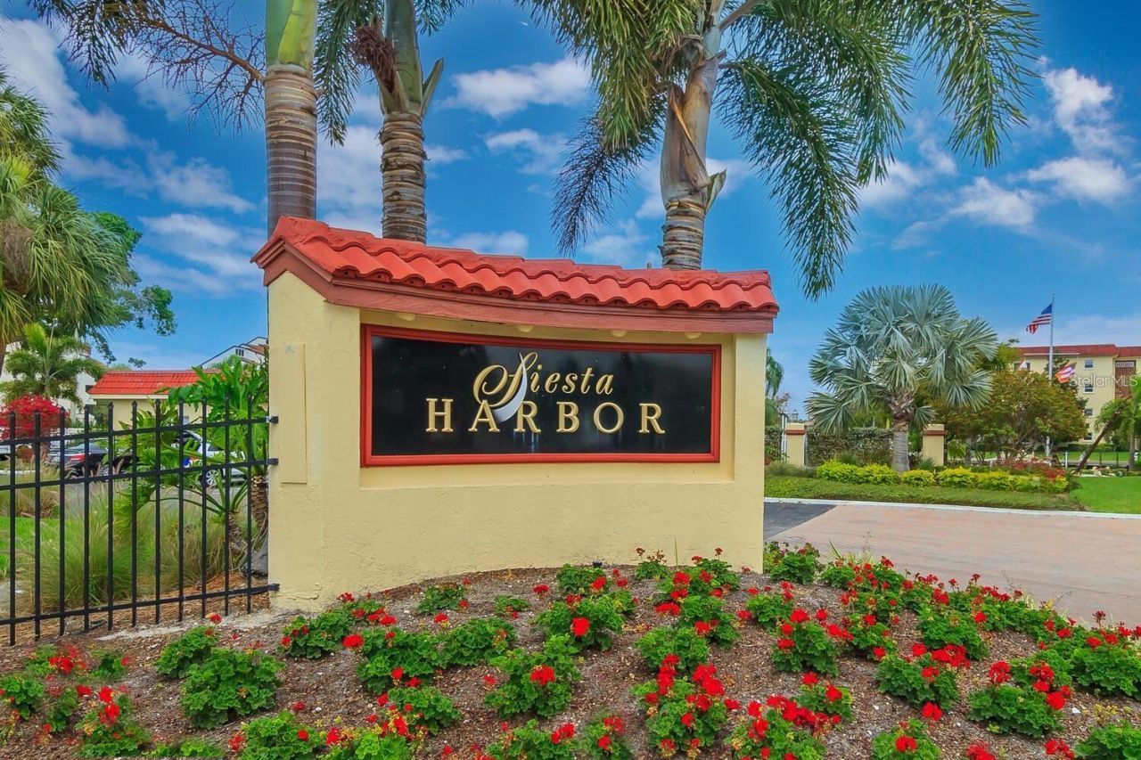 1250 N Portofino Drive, Unit 304, Sarasota, FL 34242 Photo