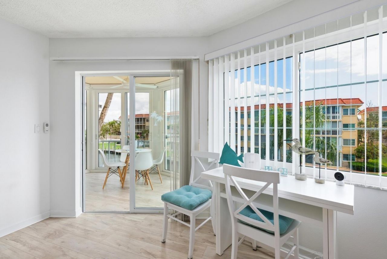 1250 N Portofino Drive, Unit 304, Sarasota, FL 34242 Photo
