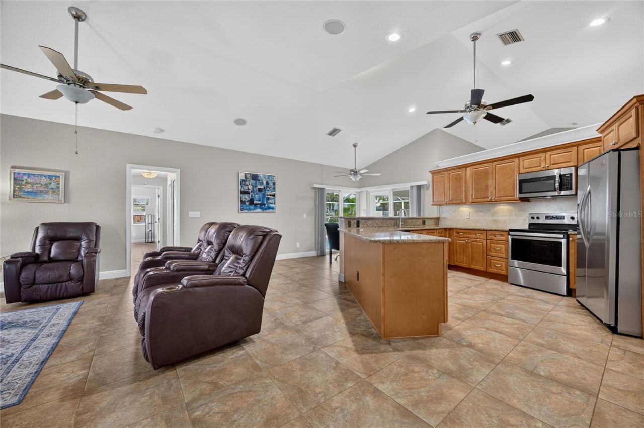 4933 Seville Court , Cape Coral, FL 33904 Photo