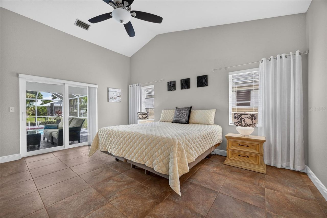 4933 Seville Court , Cape Coral, FL 33904 Photo