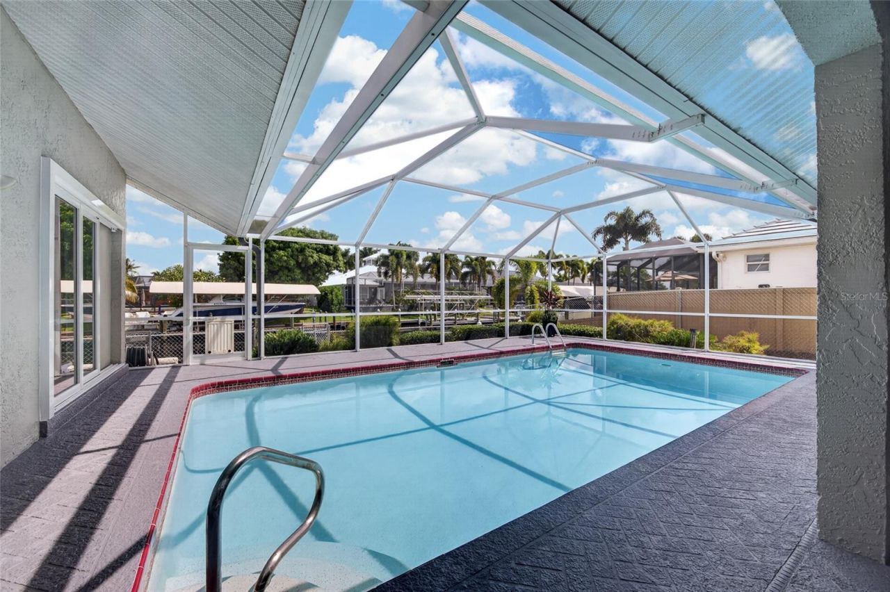 4933 Seville Court , Cape Coral, FL 33904 Photo