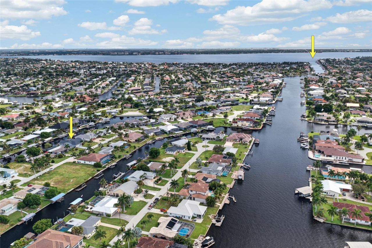 4933 Seville Court , Cape Coral, FL 33904 Photo