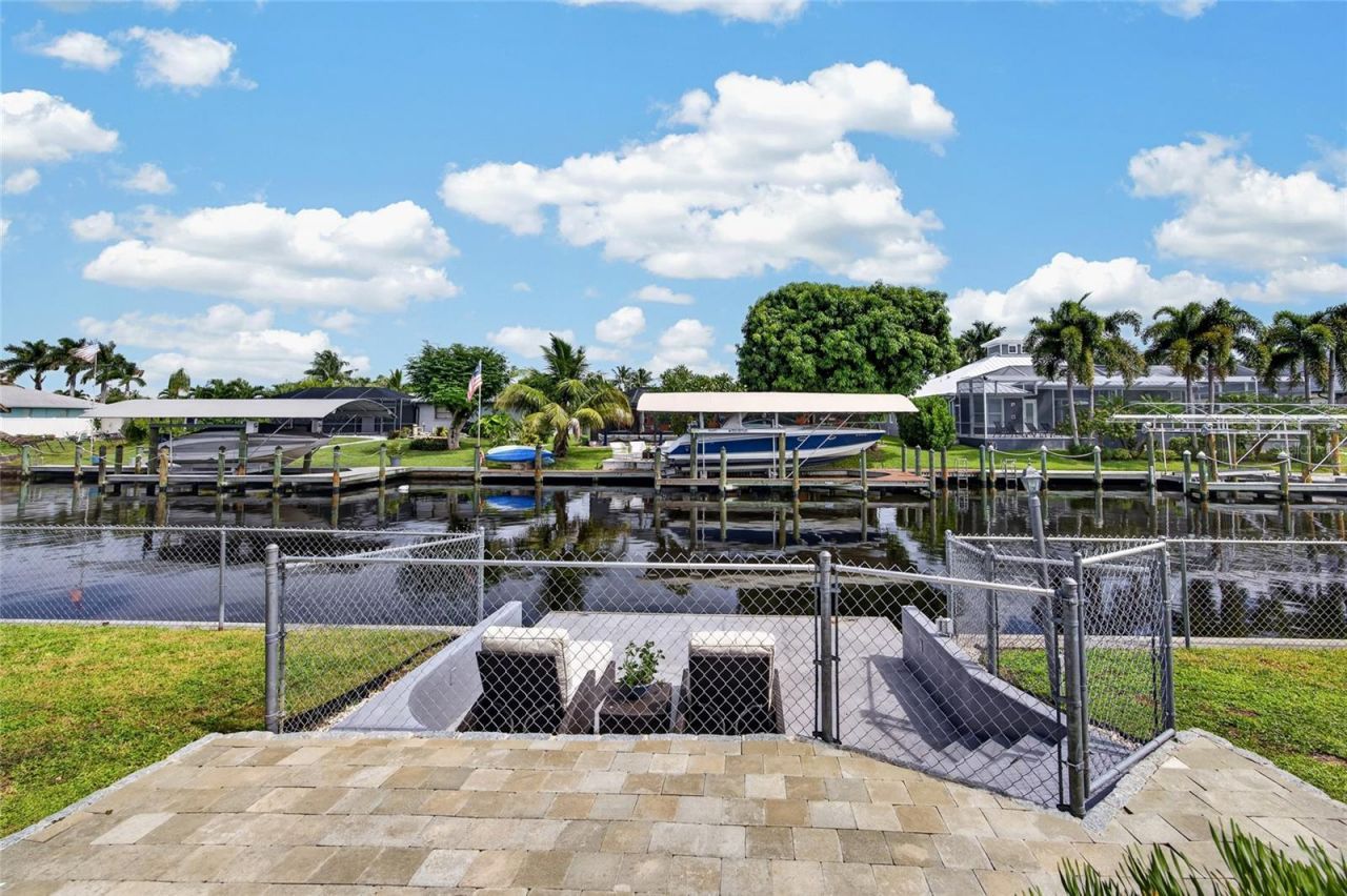 4933 Seville Court , Cape Coral, FL 33904 Photo