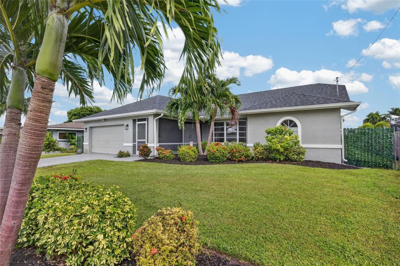 4933 Seville Court , Cape Coral, FL 33904 Photo