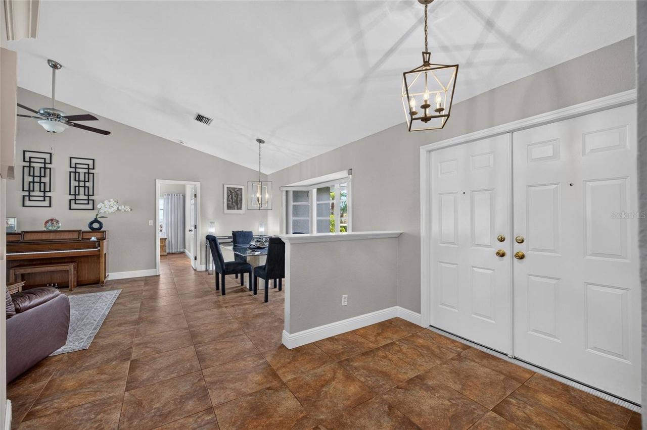 4933 Seville Court , Cape Coral, FL 33904 Photo