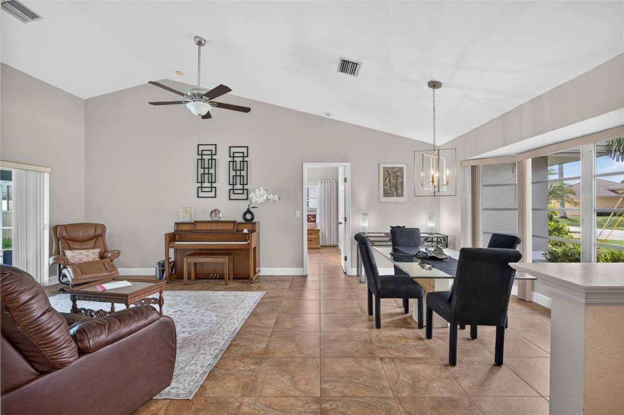 4933 Seville Court , Cape Coral, FL 33904 Photo