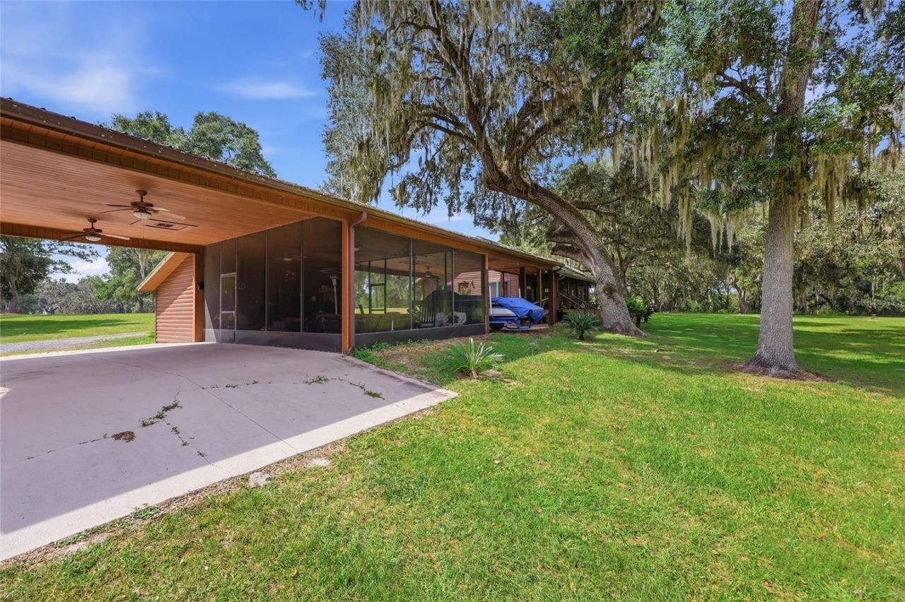 18731 SE 30th Street, Morriston, FL 32668 Photo
