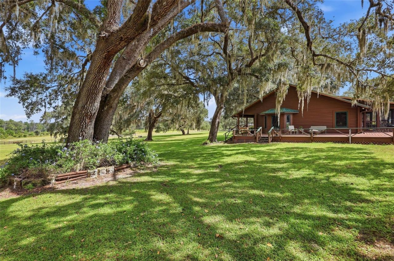 18731 SE 30th Street, Morriston, FL 32668 Photo
