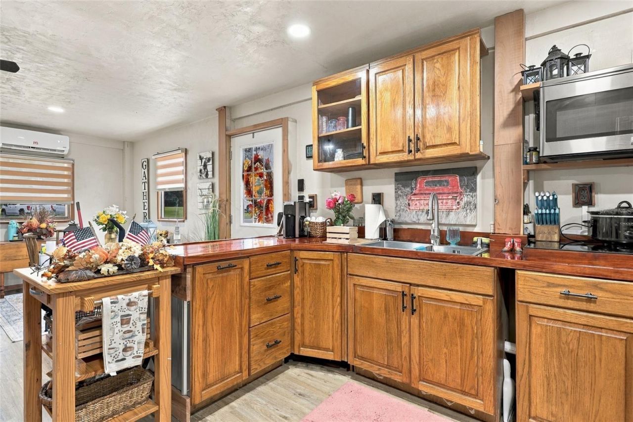 18731 SE 30th Street, Morriston, FL 32668 Photo