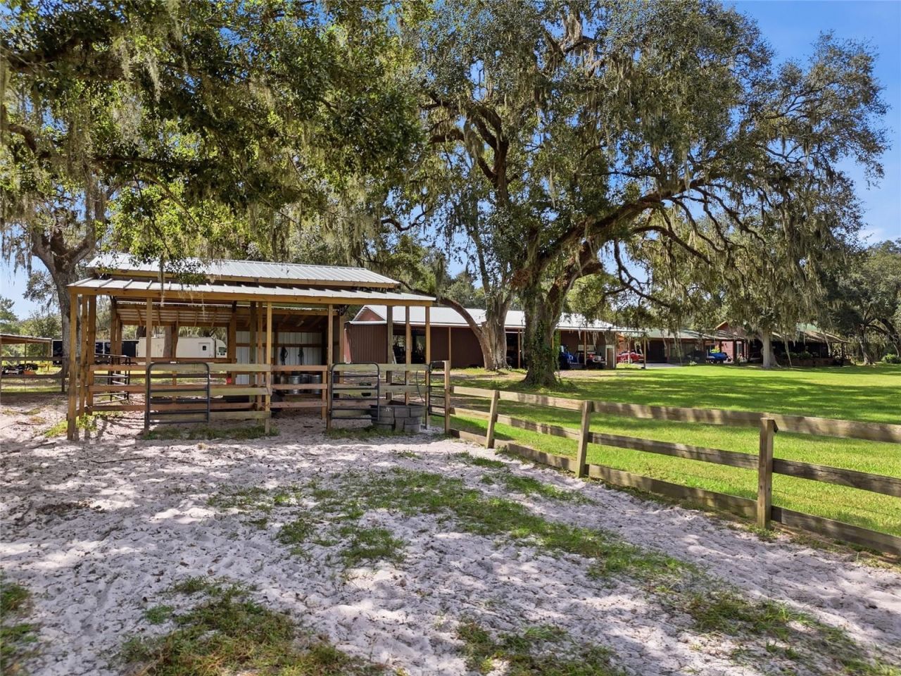 18731 SE 30th Street, Morriston, FL 32668 Photo