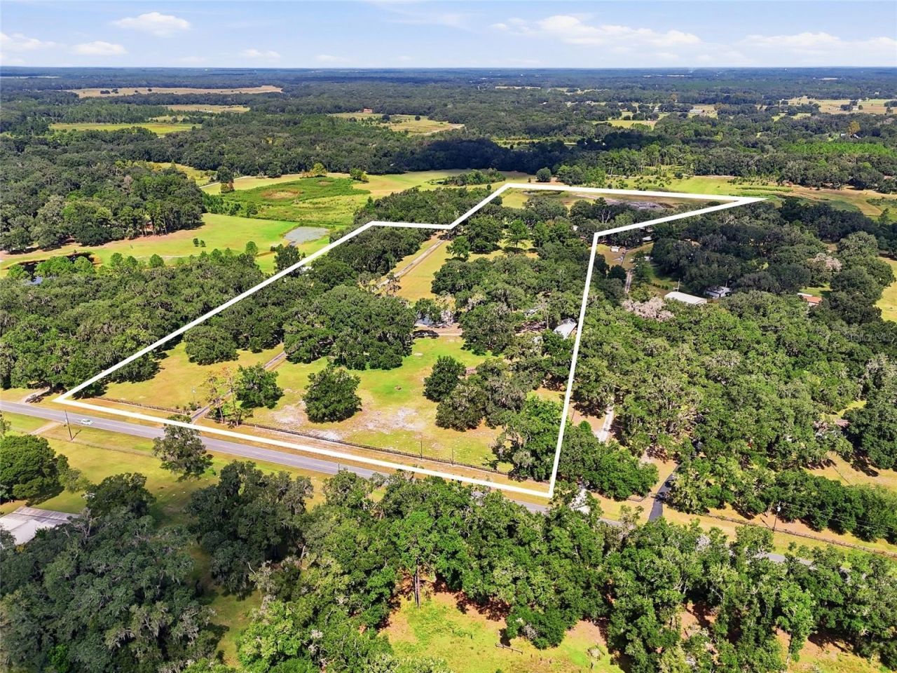 18731 SE 30th Street, Morriston, FL 32668 Photo