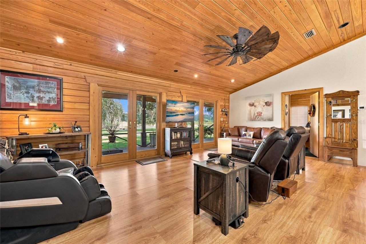 18731 SE 30th Street, Morriston, FL 32668 Photo