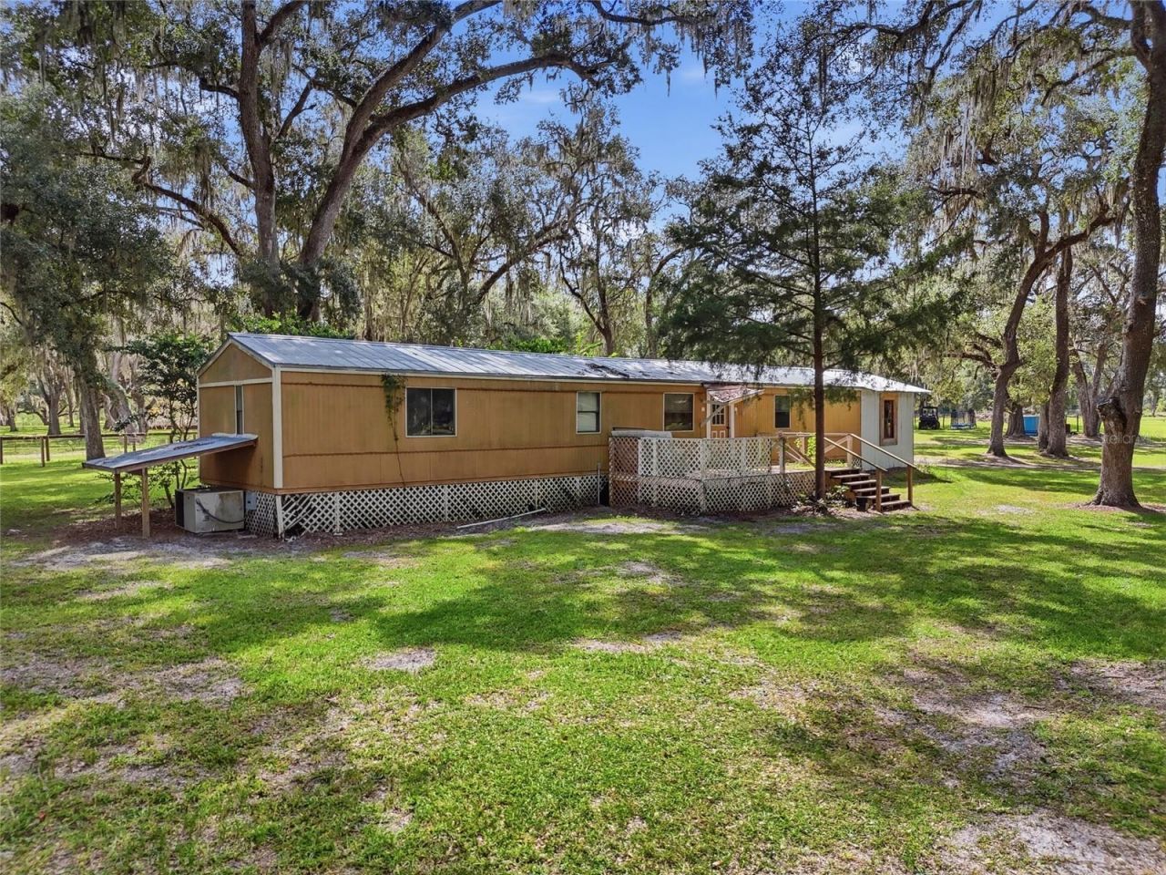 18731 SE 30th Street, Morriston, FL 32668 Photo