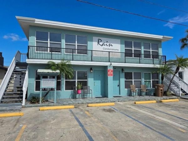 111 145TH AVENUE E, Unit 4, MADEIRA BEACH, FL 33708