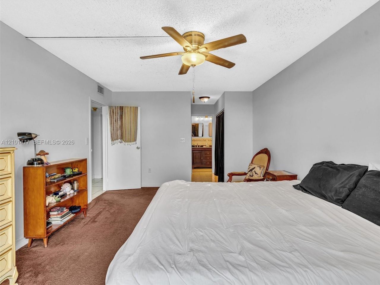 2500 NE 135th St , Unit C502, North Miami, FL 33181 Photo