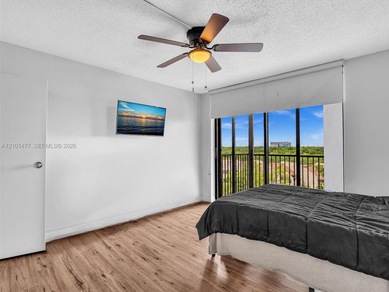 2500 NE 135th St , Unit C502, North Miami, FL 33181 Photo