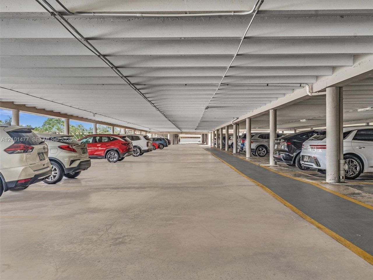 2500 NE 135th St , Unit C502, North Miami, FL 33181 Photo