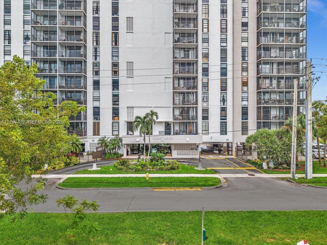 2500 NE 135th St , Unit C502, North Miami, FL 33181 Photo
