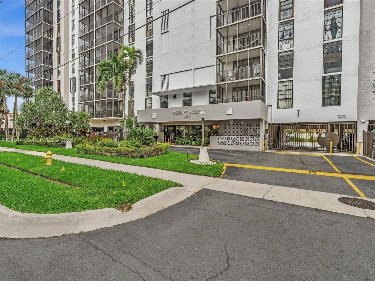 2500 NE 135th St , Unit C502, North Miami, FL 33181 Photo