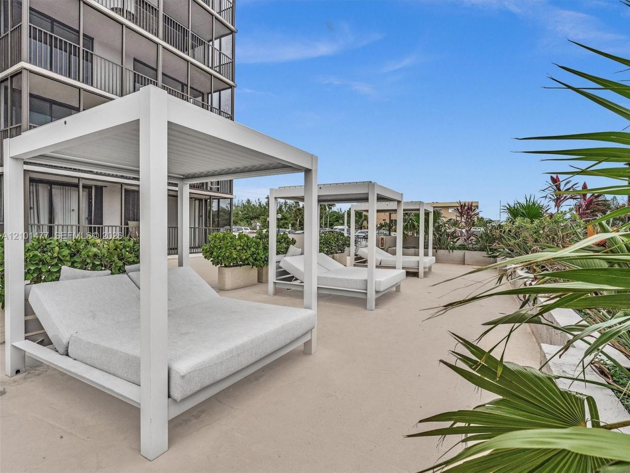 2500 NE 135th St , Unit C502, North Miami, FL 33181 Photo