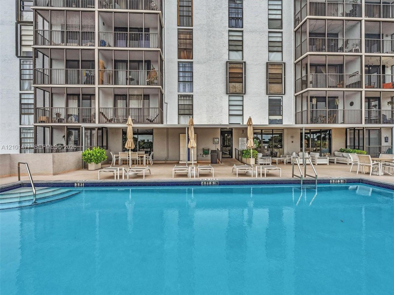 2500 NE 135th St, Unit C502, North Miami, FL 33181 Photo