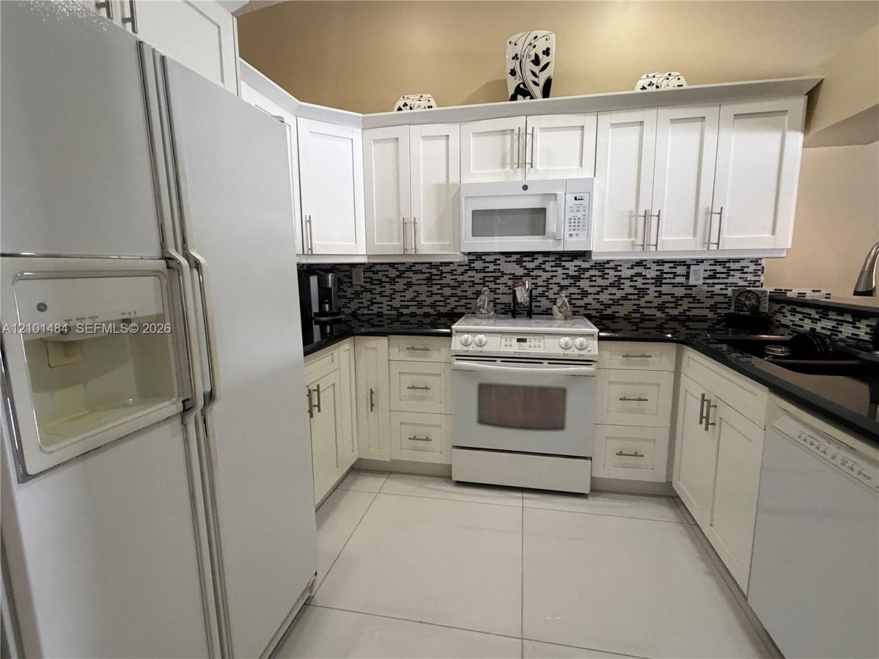 17819 NW 66th Ct Cir , Hialeah, FL 33015 Photo
