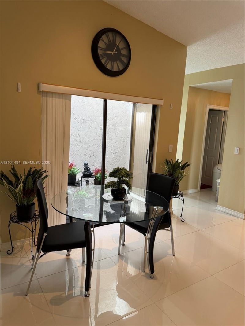 17819 NW 66th Ct Cir , Hialeah, FL 33015 Photo