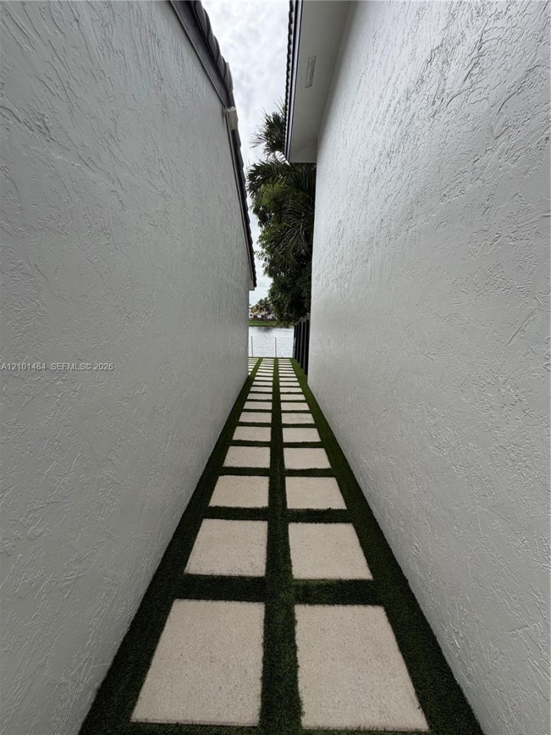 17819 NW 66th Ct Cir , Hialeah, FL 33015 Photo
