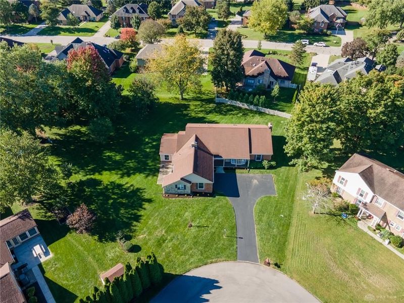 650 Oakwood Court, Troy, OH 45373 Photo 6