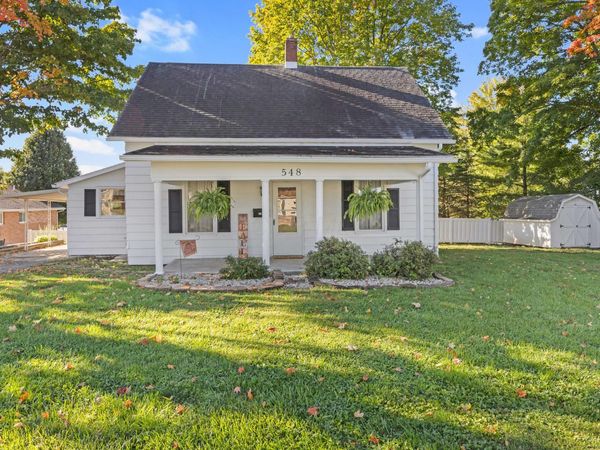 548 Center Avenue , Bellefontaine, OH 43311