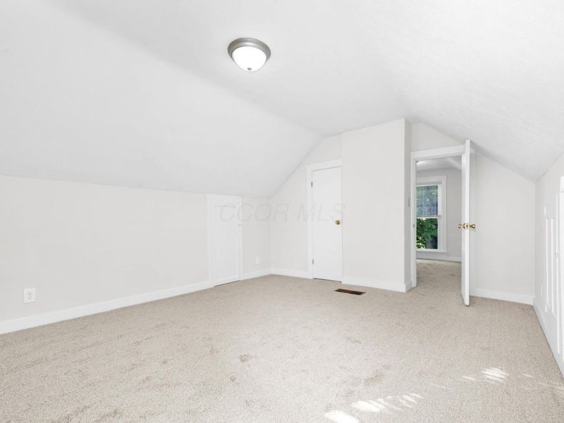 548 Center Avenue , Bellefontaine, OH 43311 Photo 28