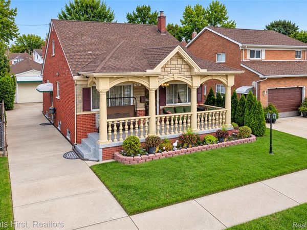 5430 Chase Road, Dearborn, Mi 48126