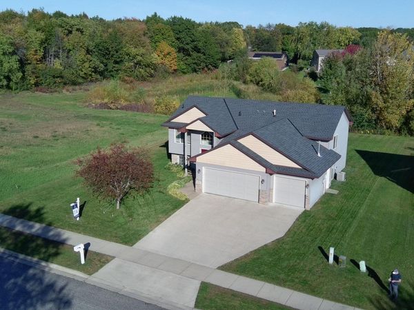 929 Farmers Ridge Trail, Belle Plaine, MN 56011