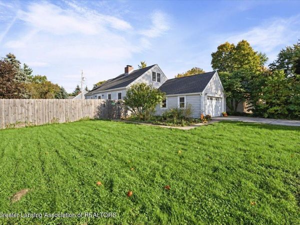 1140 Hitching Post Road, East Lansing, MI 48823
